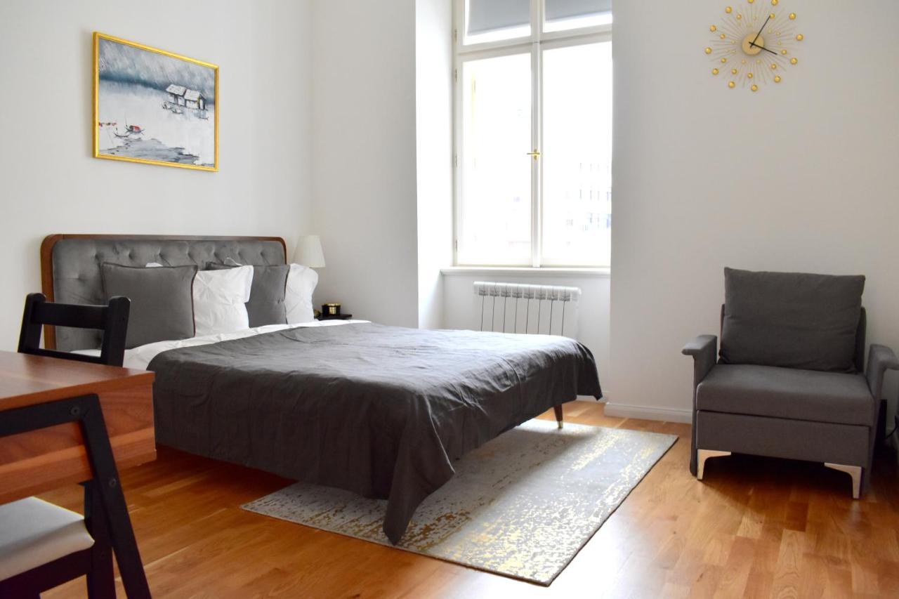 Praha 1 u Muzea Apartment Bagian luar foto